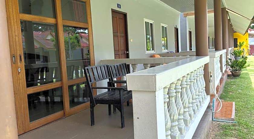 Lanta Bee Garden Bungalows