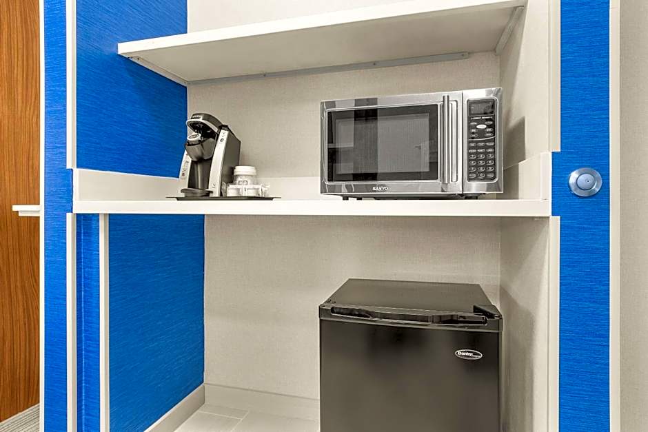 Holiday Inn Express Hotel & Suites Tacoma By IHG
