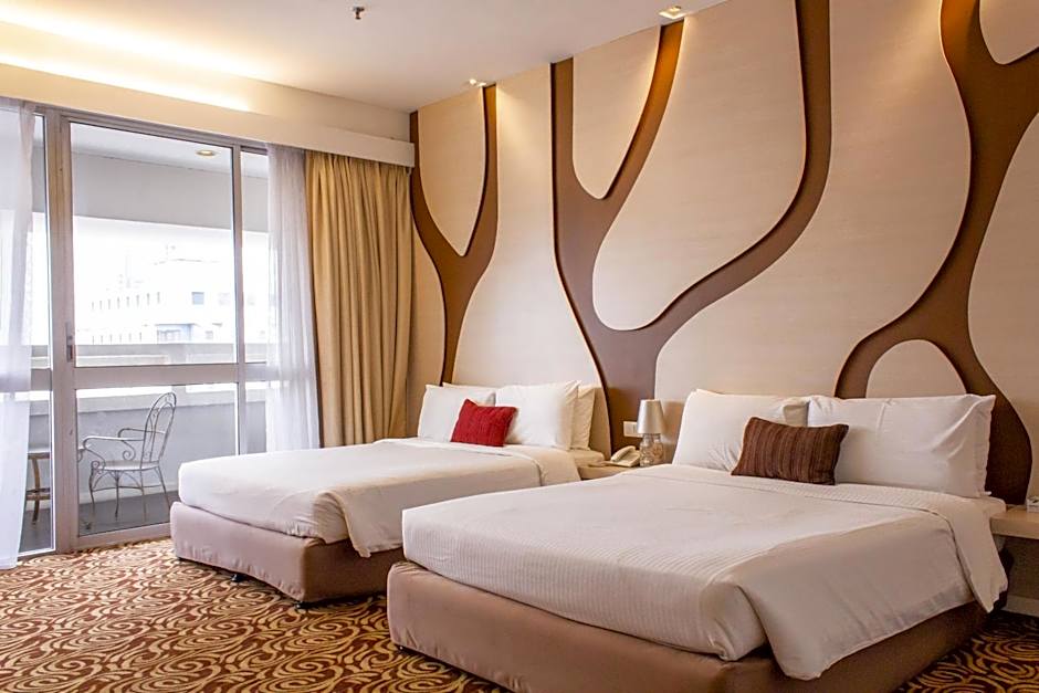 Photo 1 of 7 of Deluxe 1 Queen Bed Suite