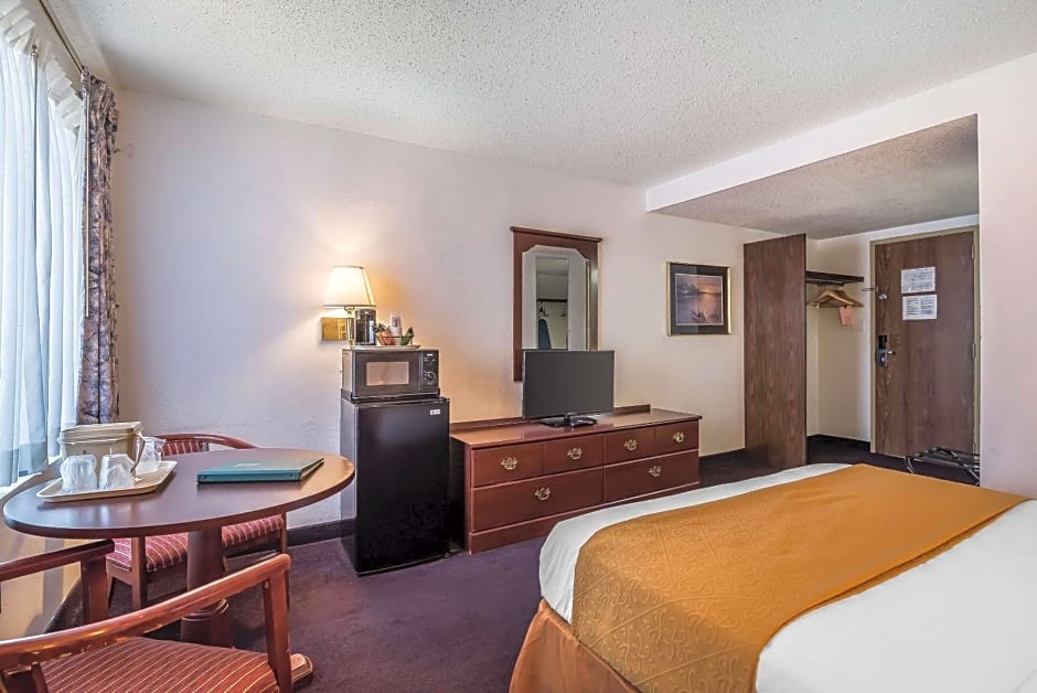 Quality Inn & Suites Albany Airport