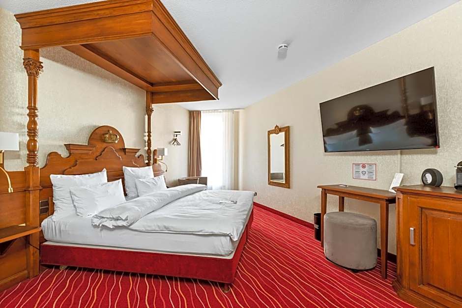 Kings Hotel First Class