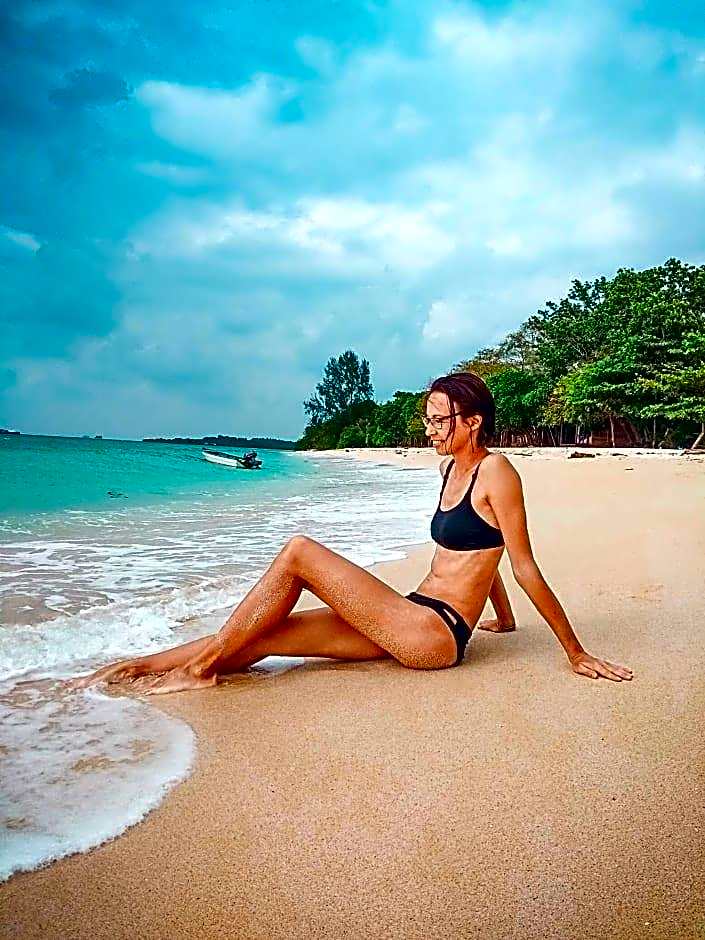 Beanbag Bintan Backpacker