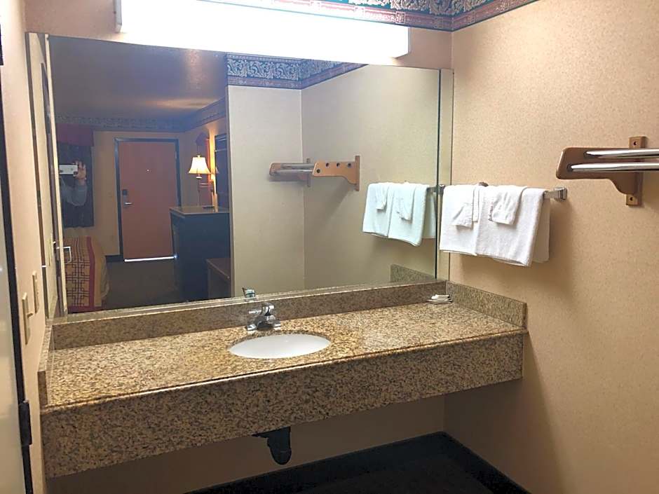 La Mirage Inn LAX Airport