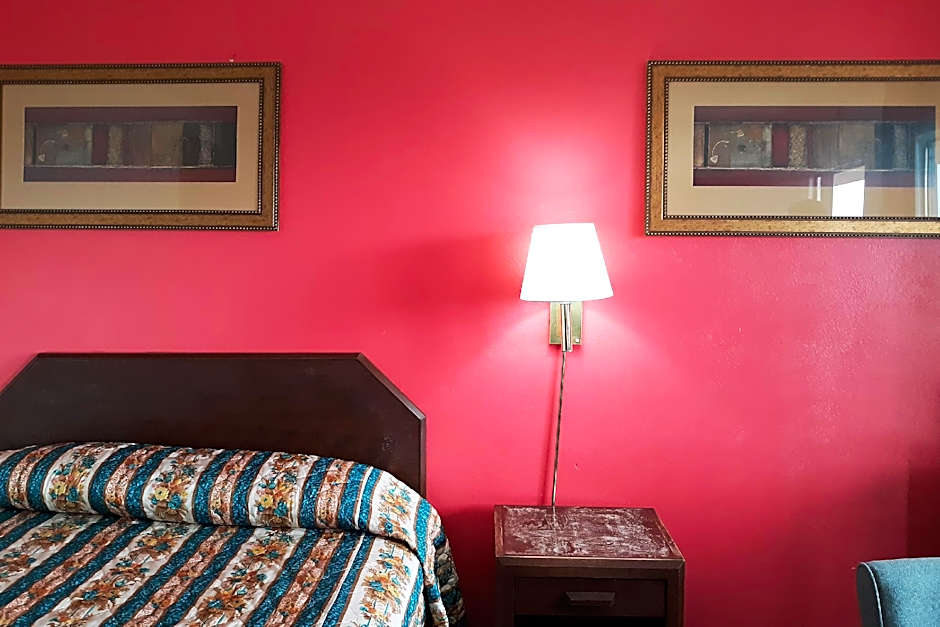 OYO Hotel Kings at Clovis