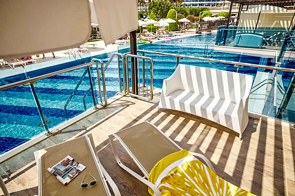 Tui Magic Life Jacaranda