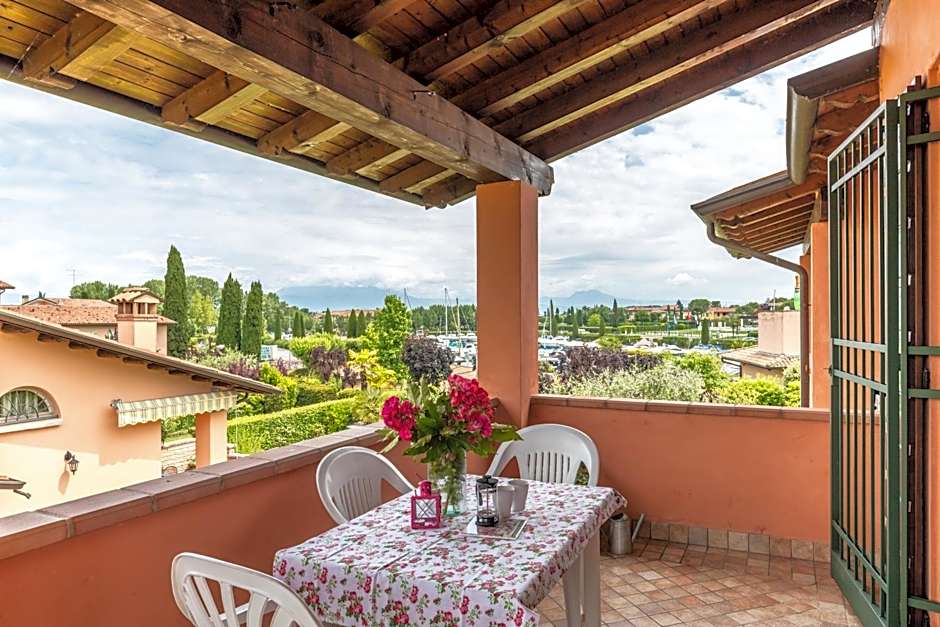 BellaSirmione Holiday Apartments
