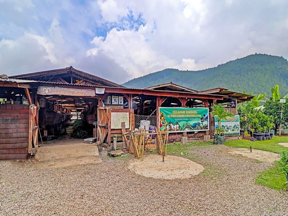 OYO Homes 90850 Cibeunying Eco Tourism Homestay Cibodas Maribaya 2