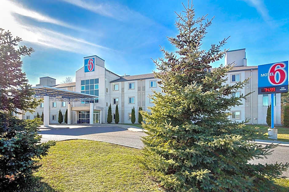 Motel 6 Peterborough