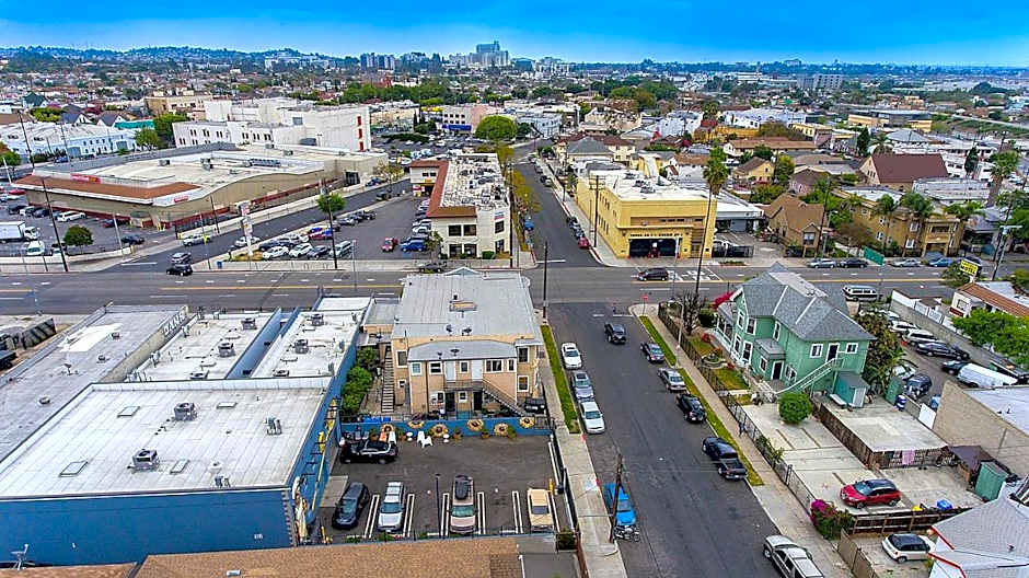 Pads on Pasadena Ave