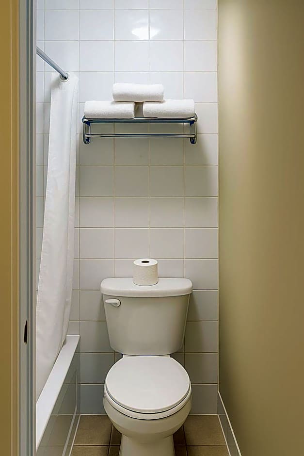 Best Maple Inn - Drayton Valley