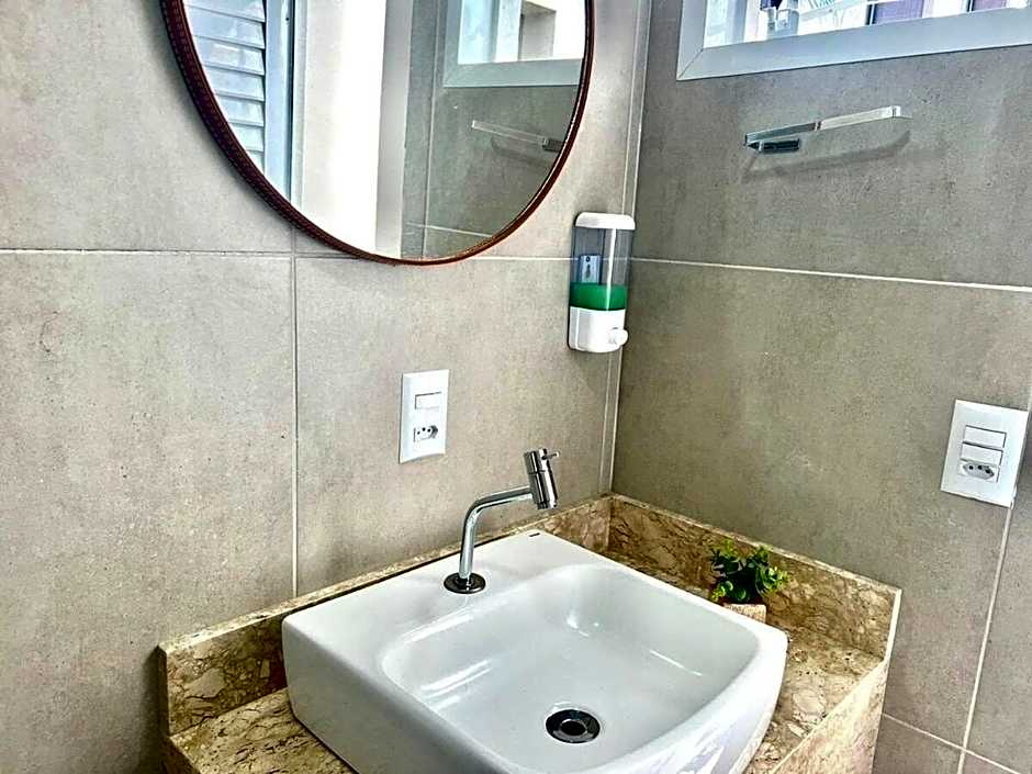 Aconchegante! Apto à 250 metros do mar! ZU01H