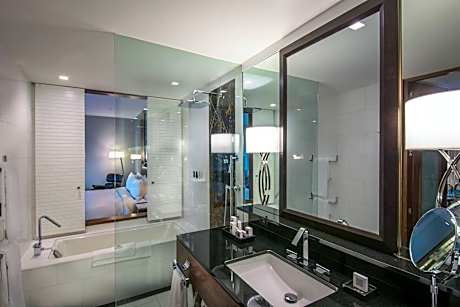 Deluxe Room, 1 King Bed