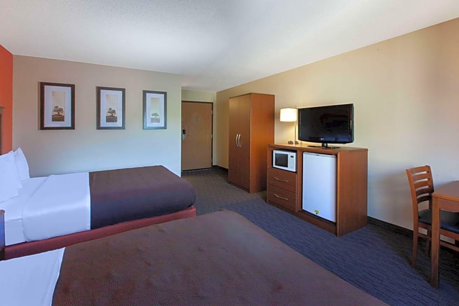 AmericInn by Wyndham Iron River