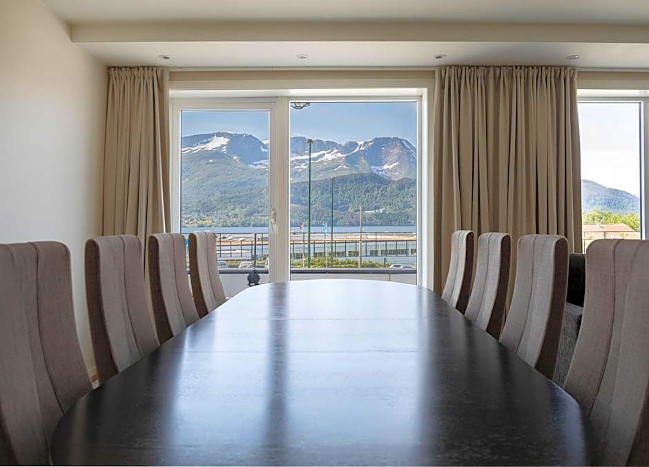 Aursnes Hotell