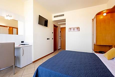 Superior Triple Room with Sea View