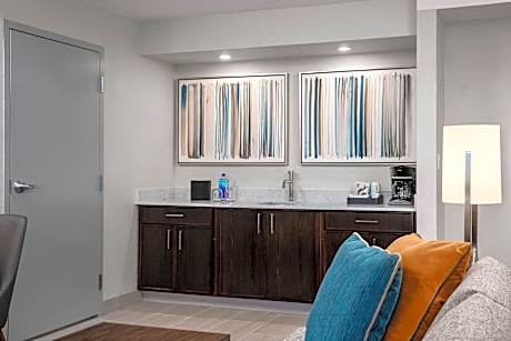 Standard Guestroom with 2 Queen Beds