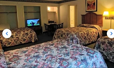 Double Room with Four Double Beds - Non-Smoking