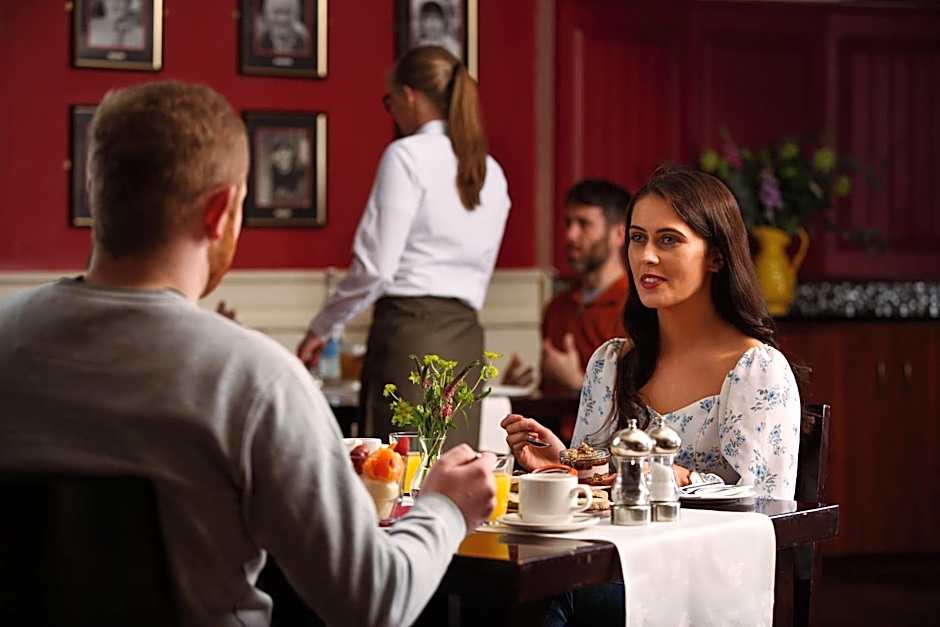 Horse & Jockey Hotel