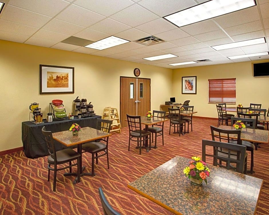 Rodeway Inn & Suites Phillipsburg