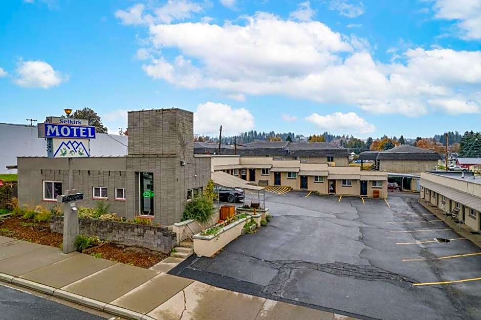 Selkirk Inn