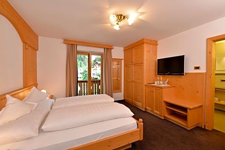 Superior Double Room with Balcony