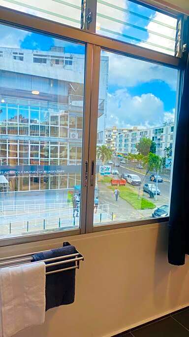 Urban Zen Appart Spacieux studio atypique avec bain a remous proche de tout