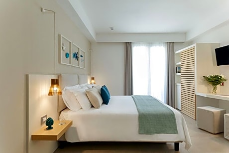 Superior Double Room with Side Sea View