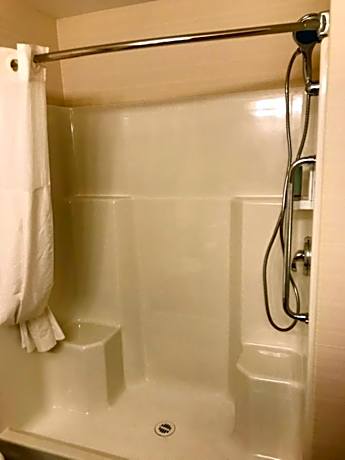 Queen Suite with Kitchenette - No Pets Allowed/Non-Smoking