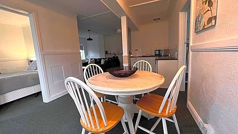 Smugglers Rest Apartments