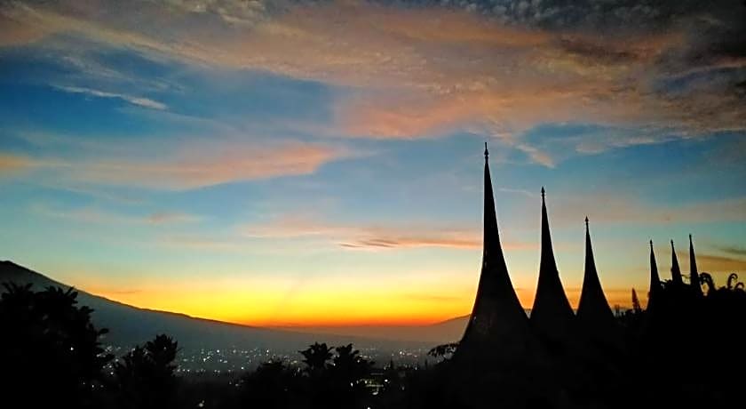 Jambuluwuk Convention Hall & Resort Batu