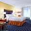 Fairfield Inn & Suites by Marriott Charlotte Arrowood