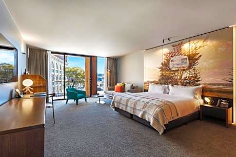 Superior Hunter Room