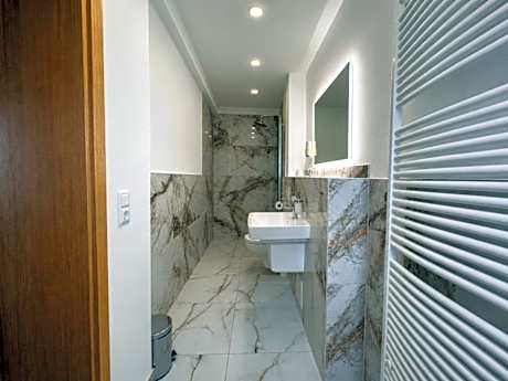 Basic Triple Room