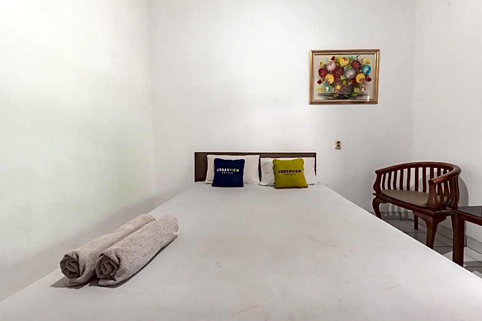 RedDoorz @ Hotel Pondok Kurnia near Buah Batu Bandung