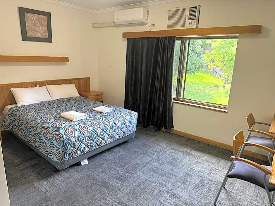 Tollgate Motel