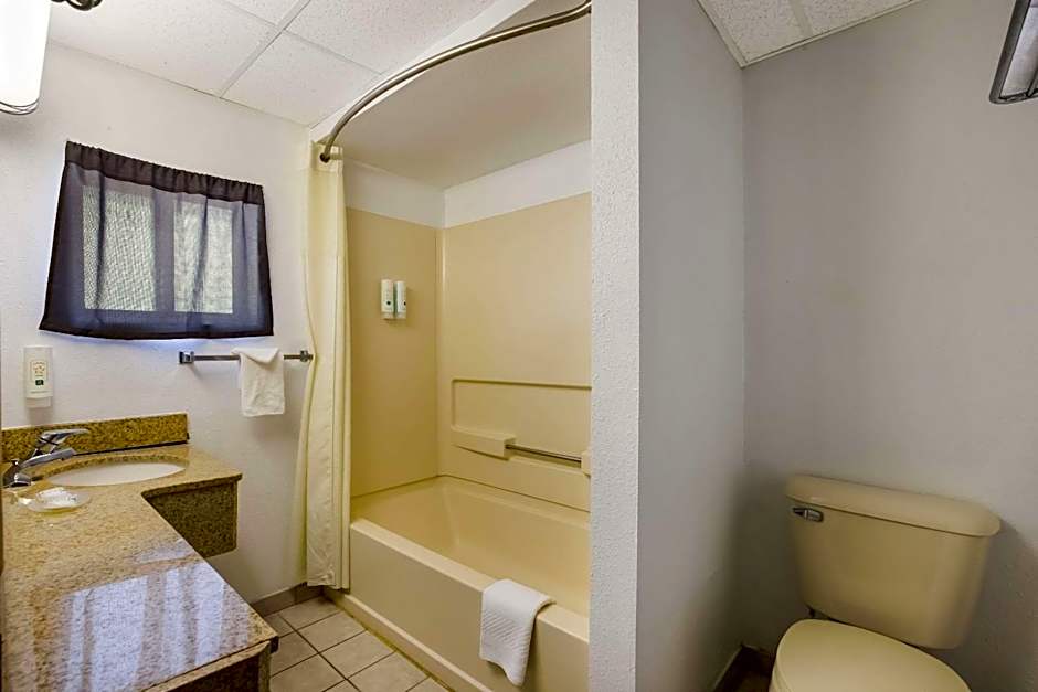 Quality Inn & Suites Millville