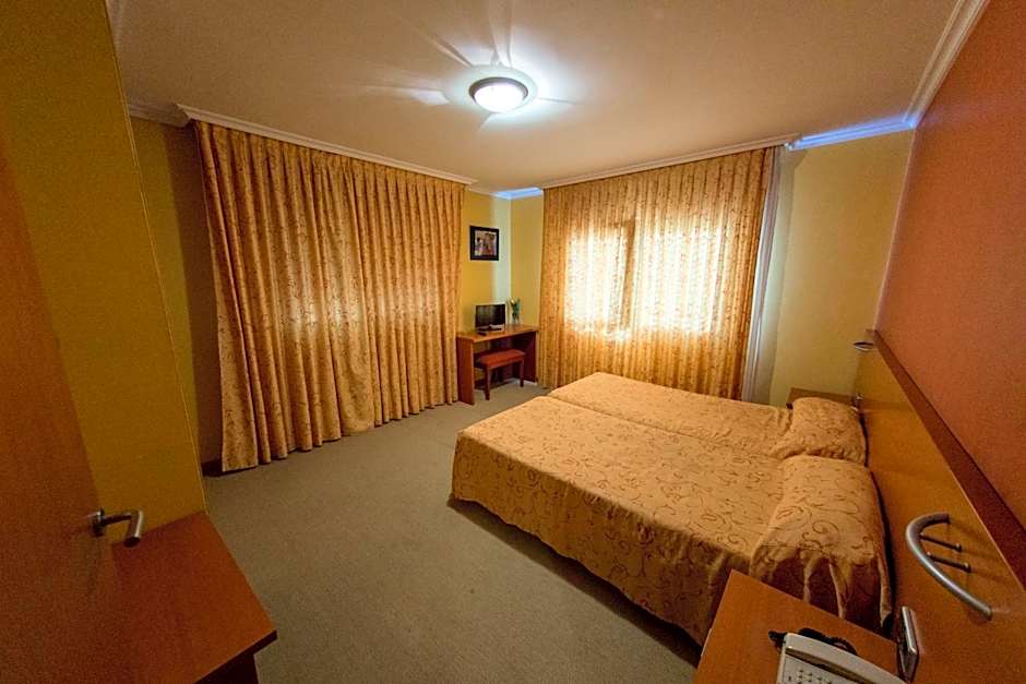 Hotel Dinajan