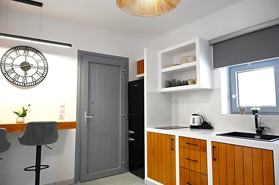 Beachfront cycladic suite Irene Apartments boutique hotel