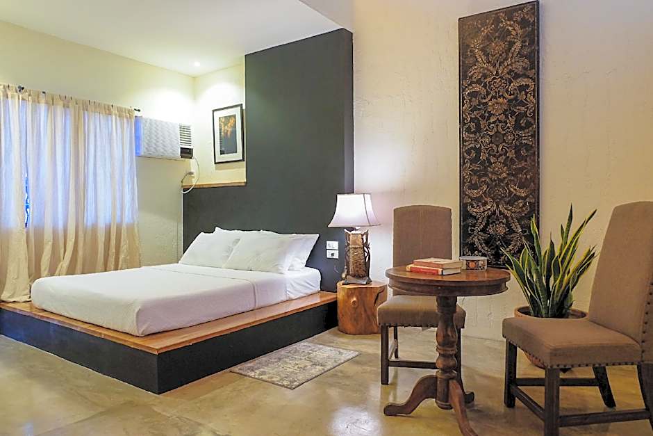 Photo 1 of 2 of Executive Suite