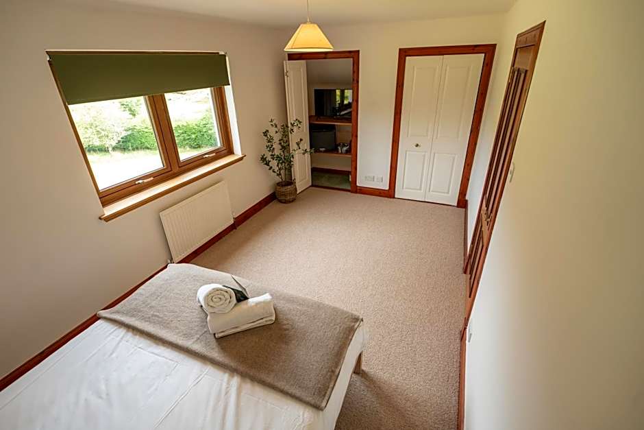 Woodlands House with Hot Tub