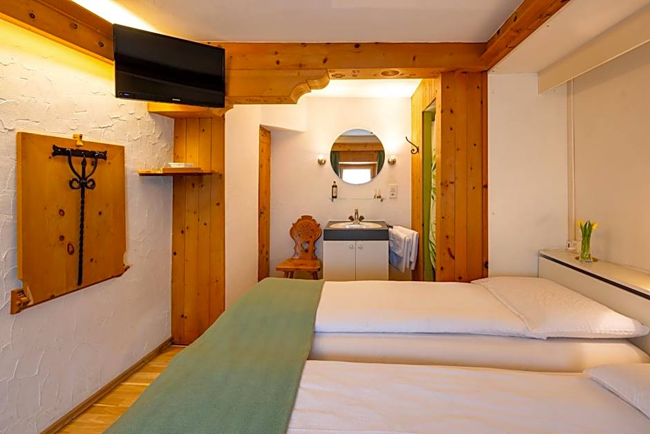 Hotel Alpina