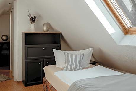 Two-Bedroom Apartment (2-5 Adults)