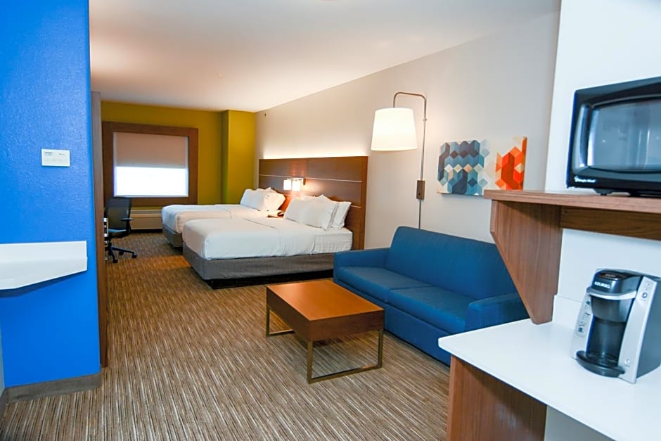 Holiday Inn Express Hotel & Suites New Boston