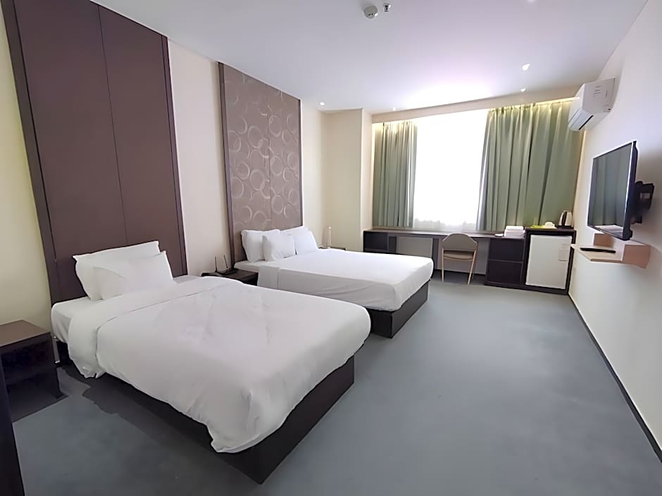 On Hotel Clark Branch