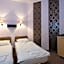 Hostel Helvetia - Private Rooms in City Center