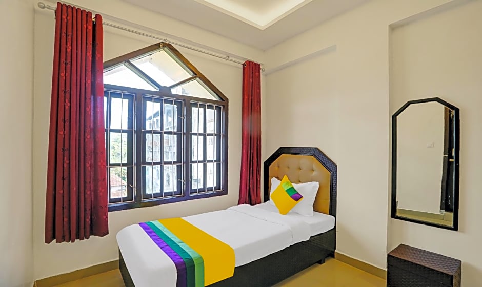 Itsy Hotels Regalia Grand, 500 Mtrs From Madikeri Fort