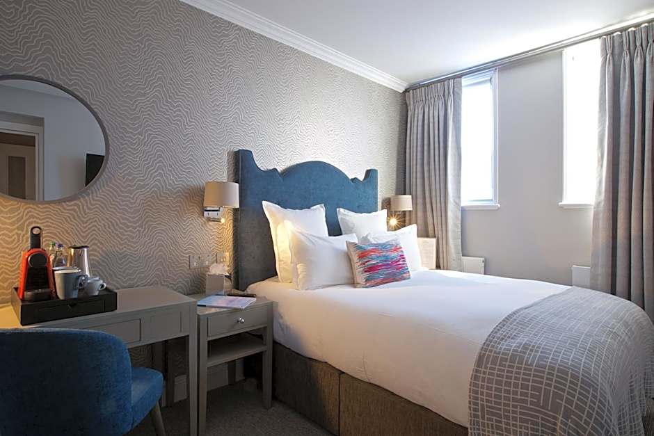 54 Queen's Gate Hotel