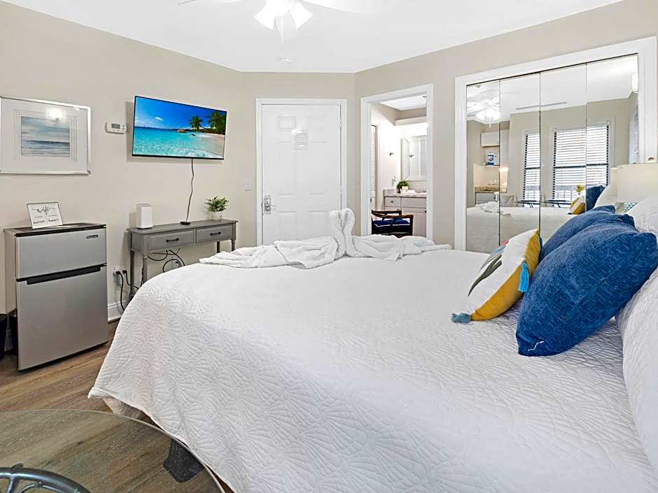 Charming Beach Studio With Pool & Sauna