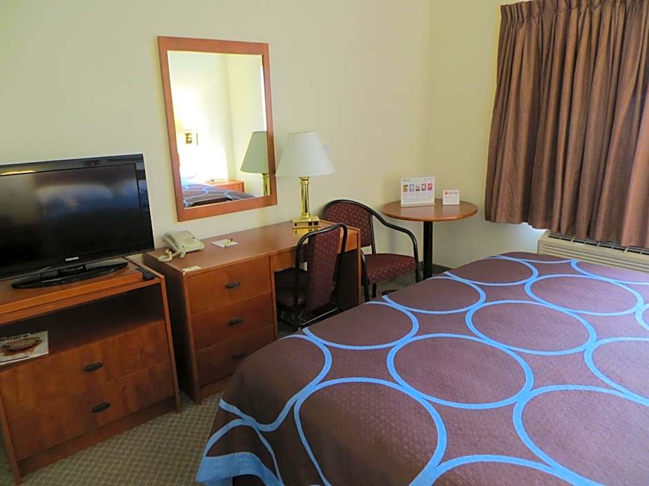 Super 8 by Wyndham Edmonton/West