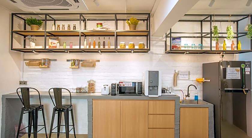 Homy Seafront Hostel